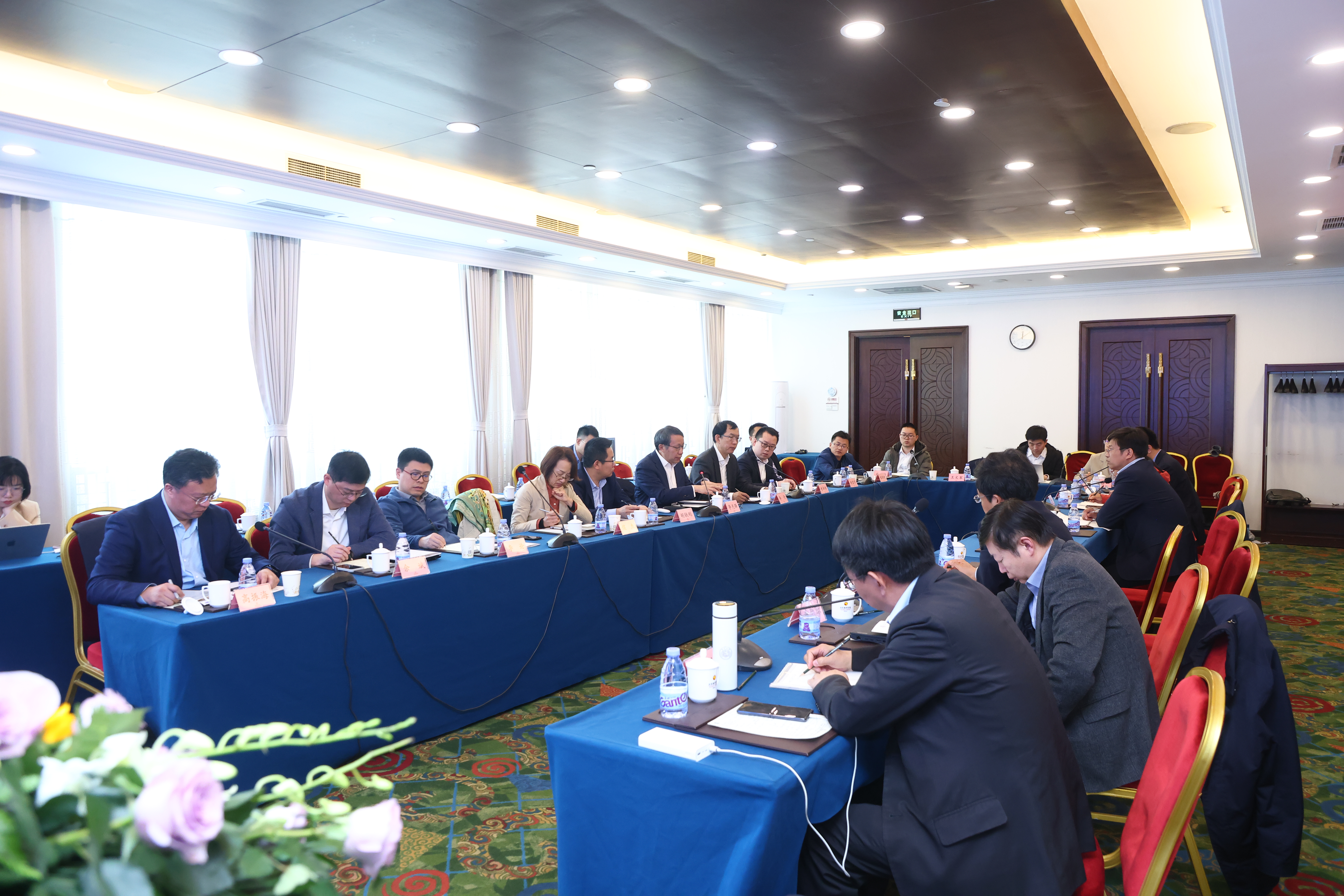 20240409-智能新能源汽车底盘联盟启动会暨学术交流会-清大嘉艺-交流现场.jpg