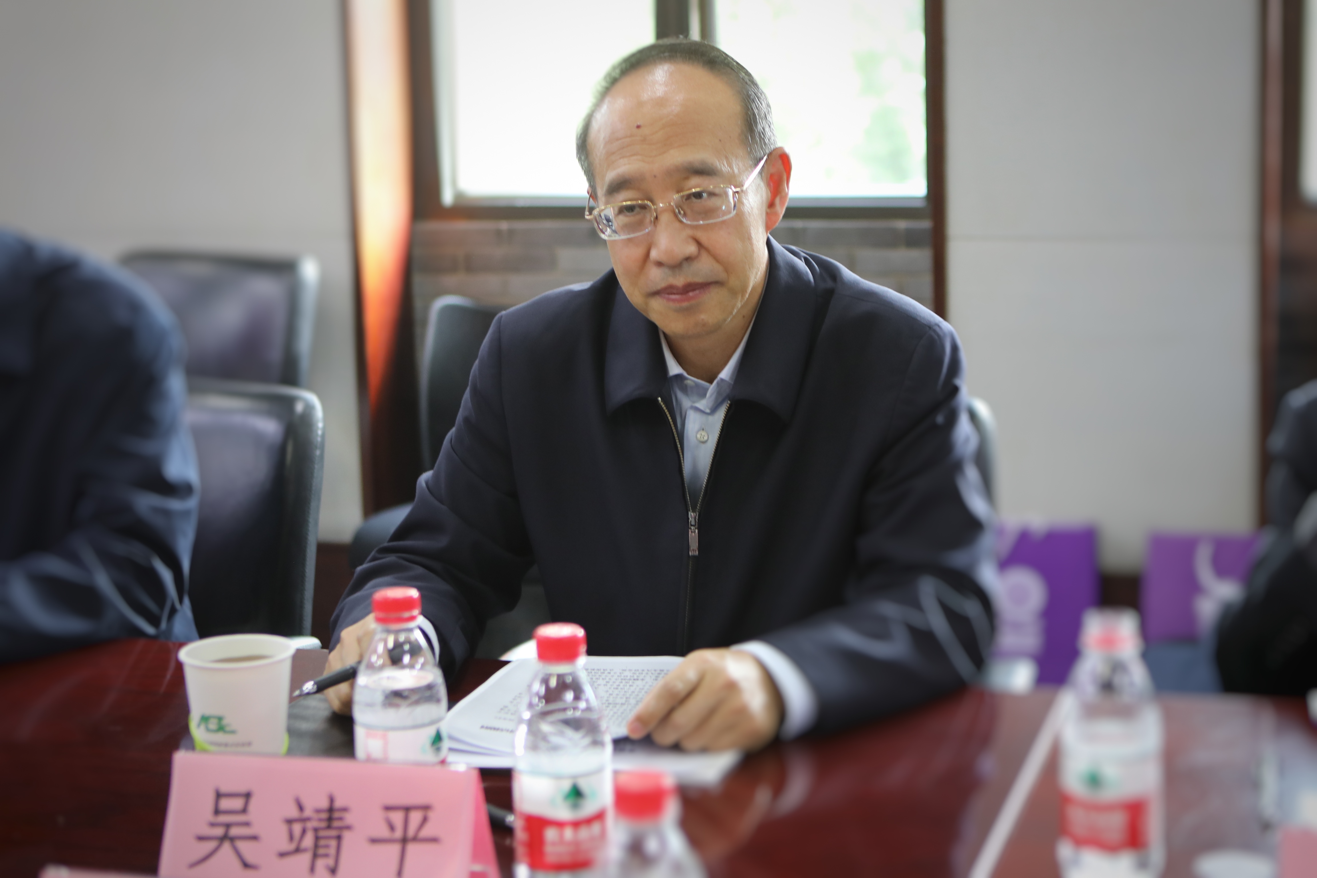 吉林省常务副省长吴靖平一行来访清华大学车辆学院