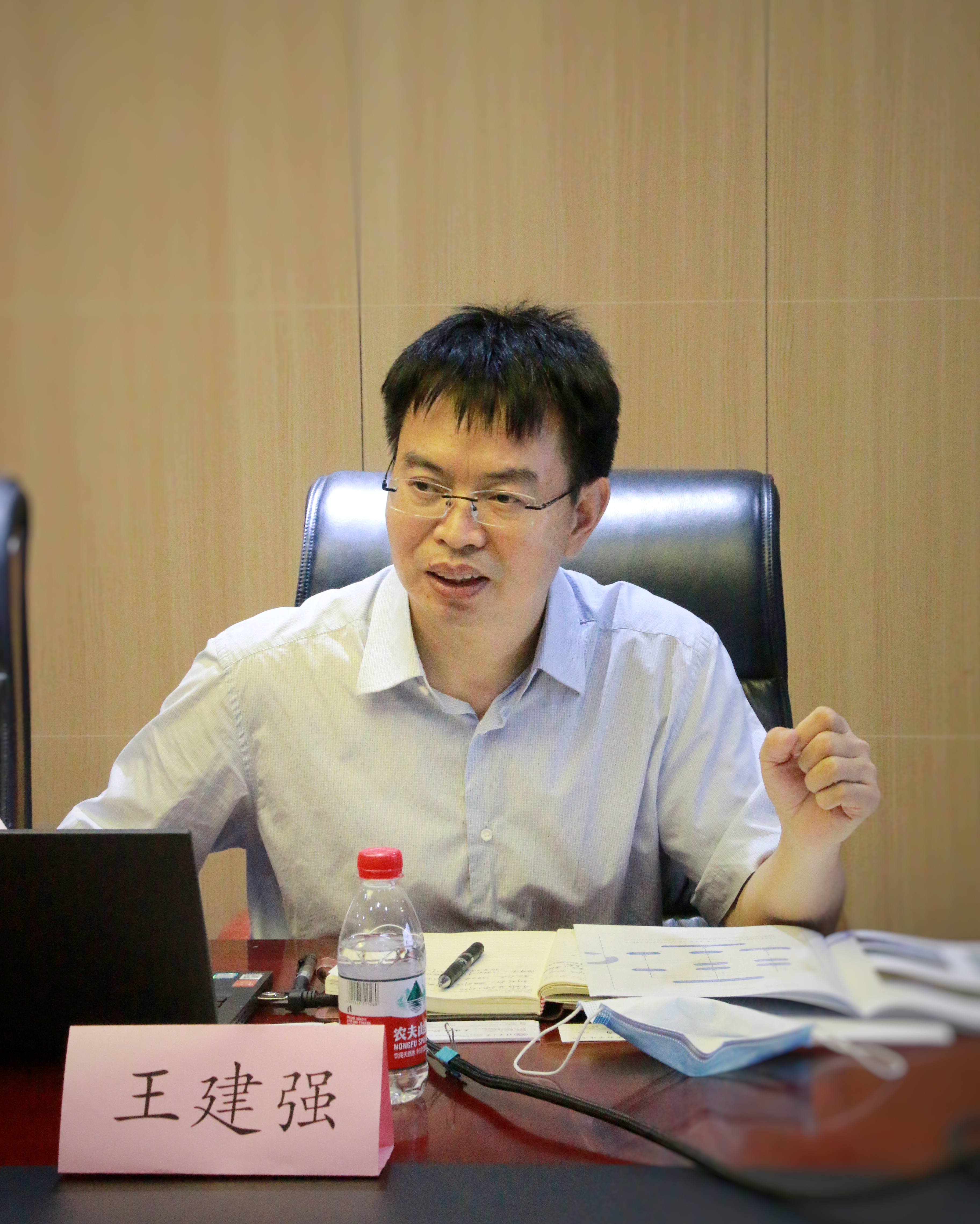 王建强书记致欢迎辞并介绍学院基本情况