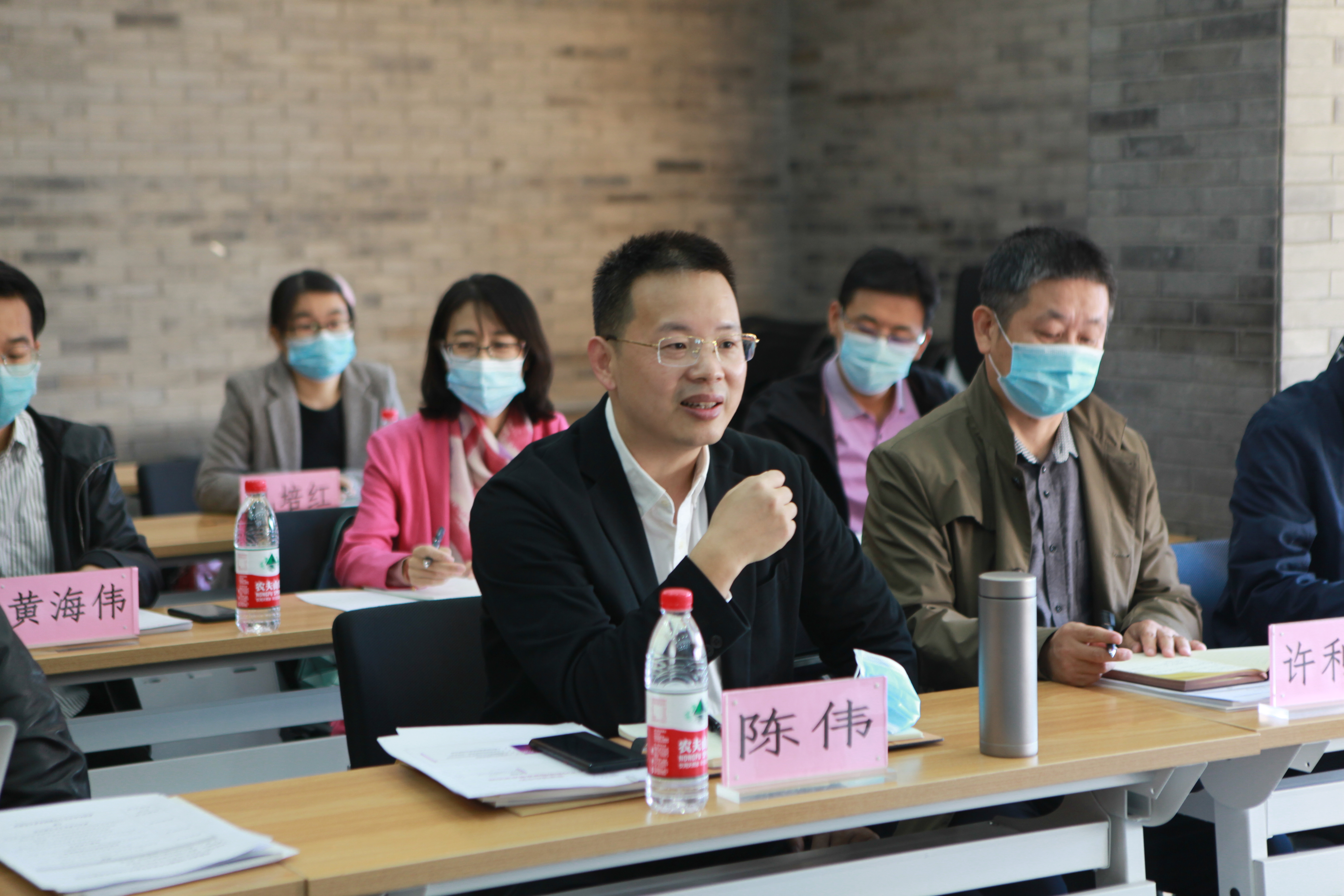 住建部科技与产业化中心副主任陈伟一行来访车辆学院